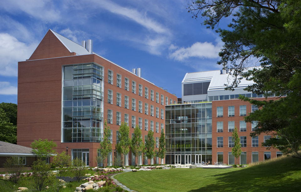  p> b>罗得岛大学 /b>(university of rhode island),建于1892年,通常