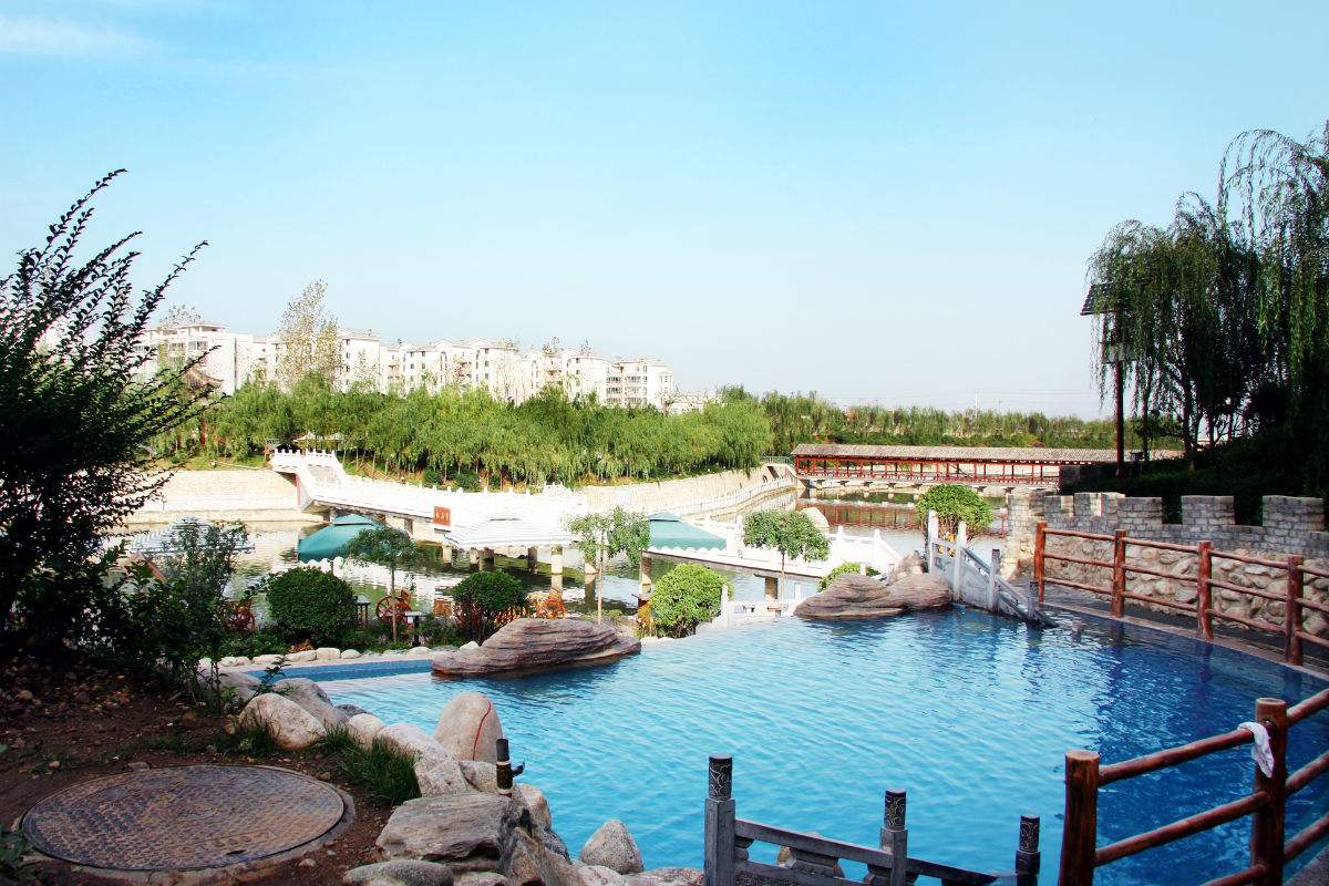  p>汤峪温泉位于陕西西安(宝鸡的汤峪叫西汤峪温泉), a target="