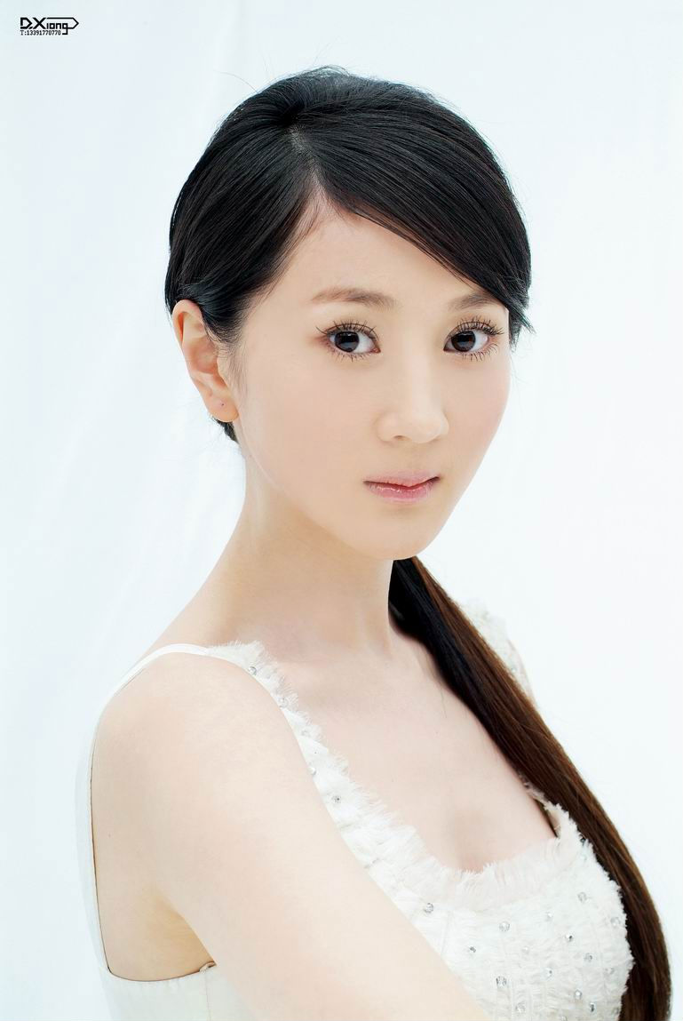  p>《实习生的故事》是1999年由 a href="#">延艺 /a>导演, a href="