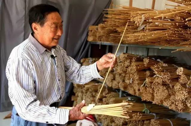 耗时3年，用料70万节，这个中国农民，用手工惊艳了世界_百科TA说