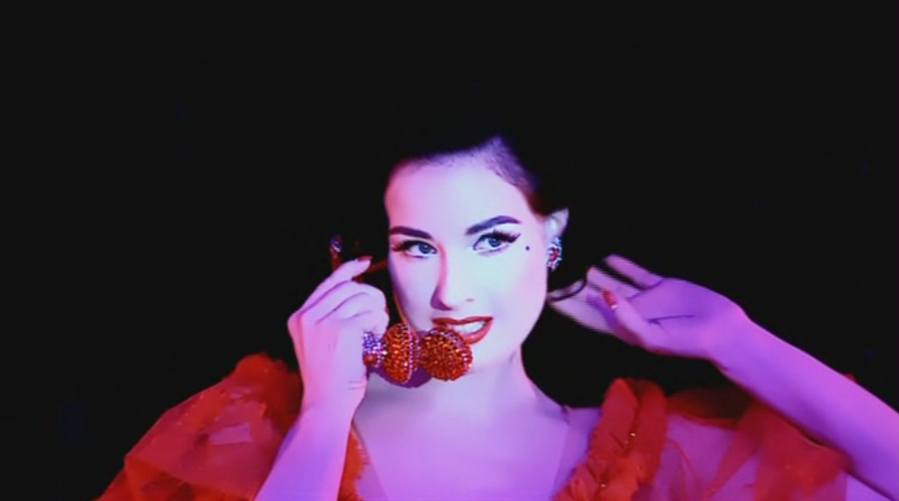 蒂塔冯蒂斯疯马秀