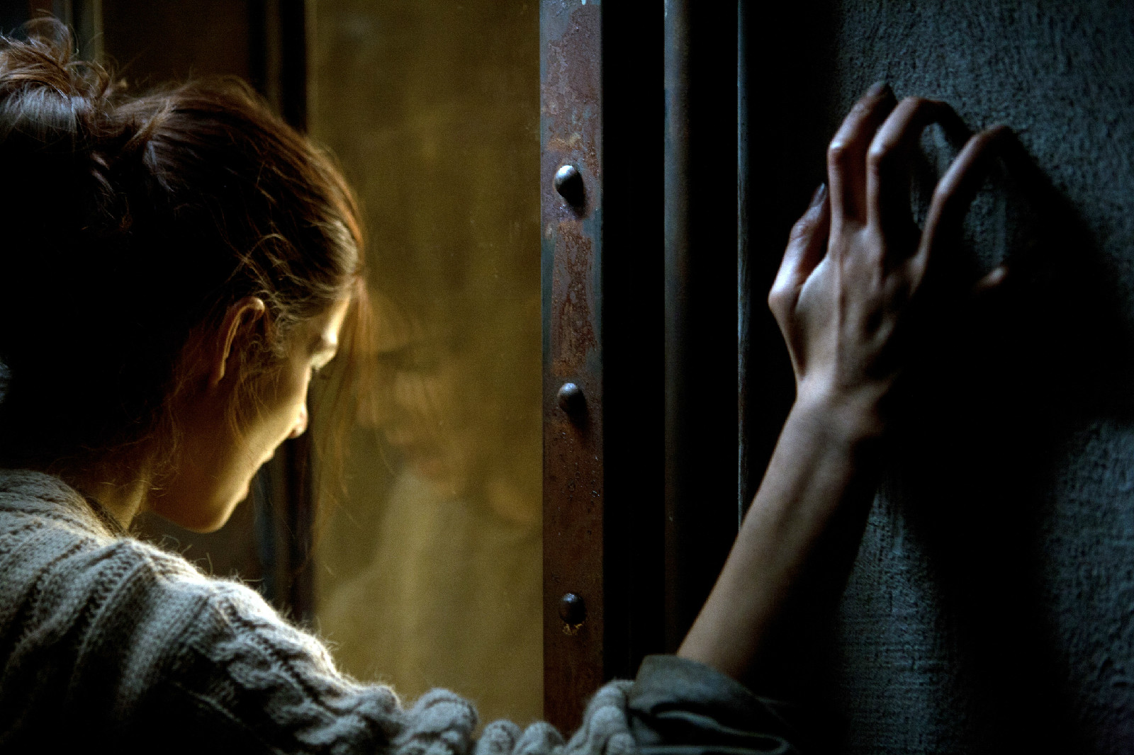  p>《黑暗面》是2011年的惊悚电影,由 a href="#" data-lemmaid="