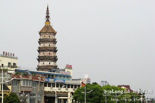 振风塔,坐落于安徽省 a target="_blank" href="/item/安庆市">安庆市