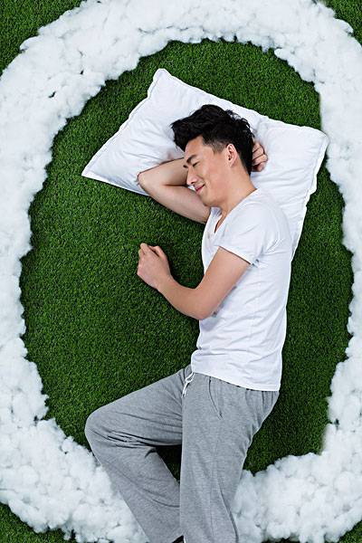 侧卧_百度百科