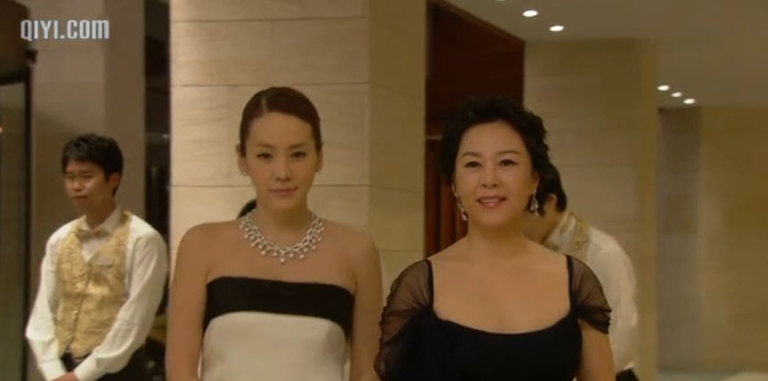 由 a href="#" data-lemmaid="833345">金亨植 /a>执导, a href="#">