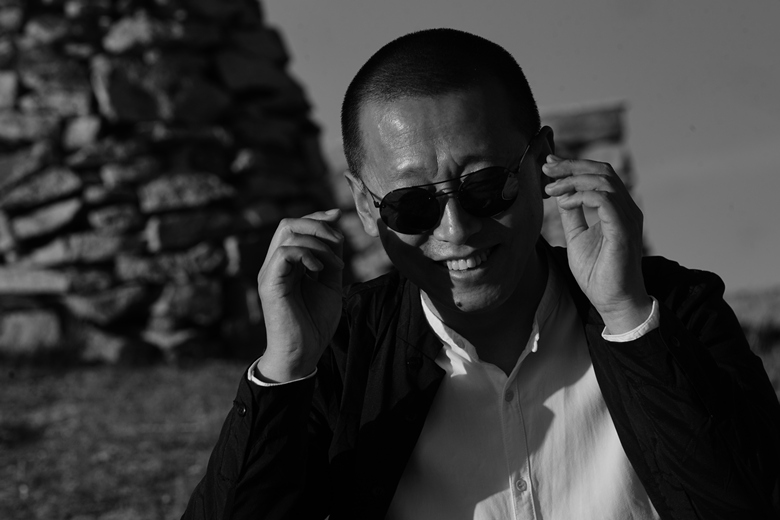  p data-id="gnvk4go3tl">贺国丰,音乐人,歌手,画家.