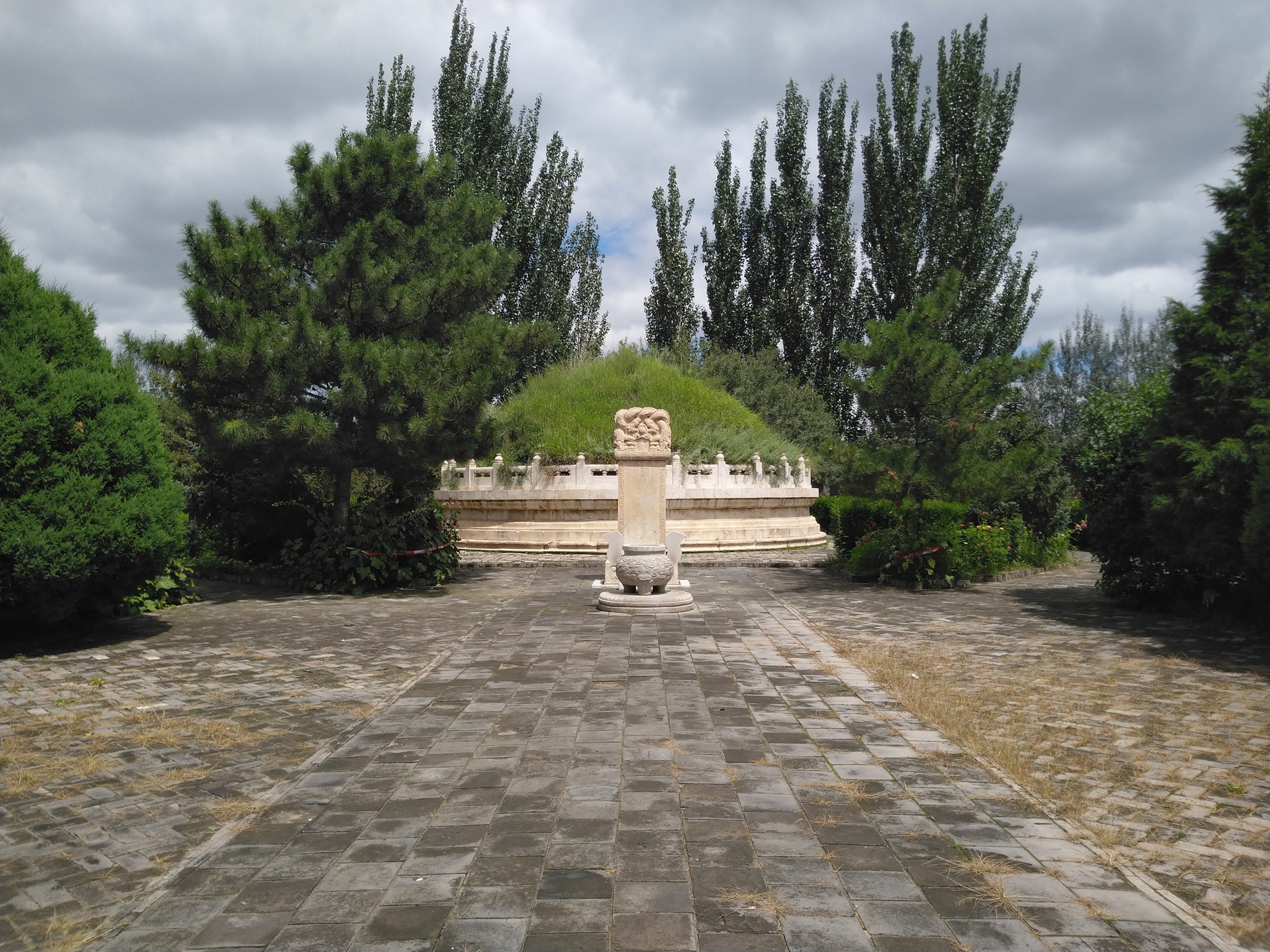  p>栗毓美墓,位于山西浑源县城东门外,为清道光年间河东河道总督栗