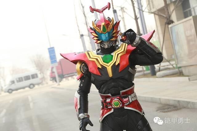 卡魄(carbon),铠甲,是《 a target="_blank" href="/item/铠甲勇士捕