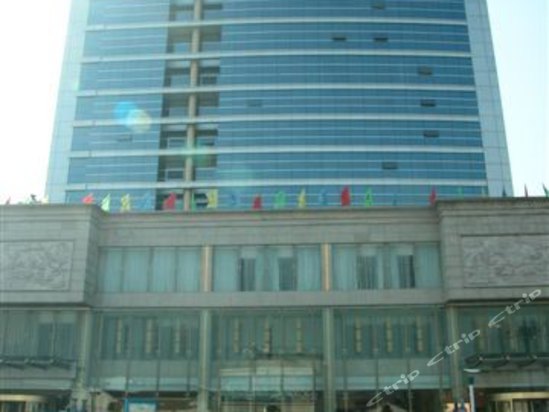  p>黄河大酒店位于泰州市姜堰区市中心,是本市唯一一家挂牌四星级 a