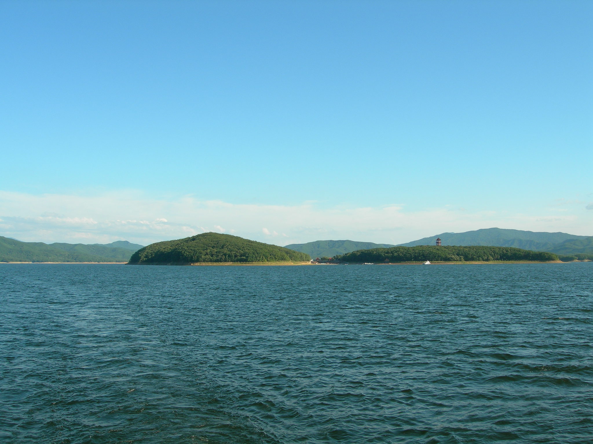  p>中国七大河之一,黑龙江在中国境内的最大支流.