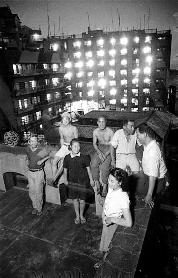 日本强虏朝鲜人采矿的军舰岛真实照片曾是人口密度最大的地区 百科ta说