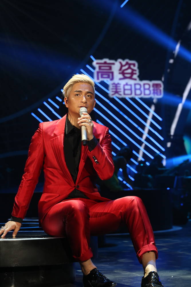  p>吉杰,1977年12月22日出生于四川省凉山彝族自治州,毕业于中央民族