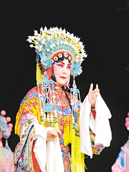  p data-id="gnwjth9msw">郝彩凤(1940年-2019年12月8日),著名秦腔