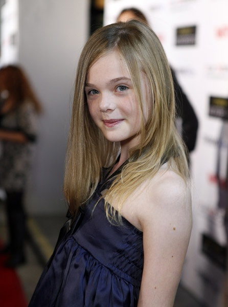  p>艾丽·范宁 (elle fanning),1998年4月9日出生于美国佐治亚州