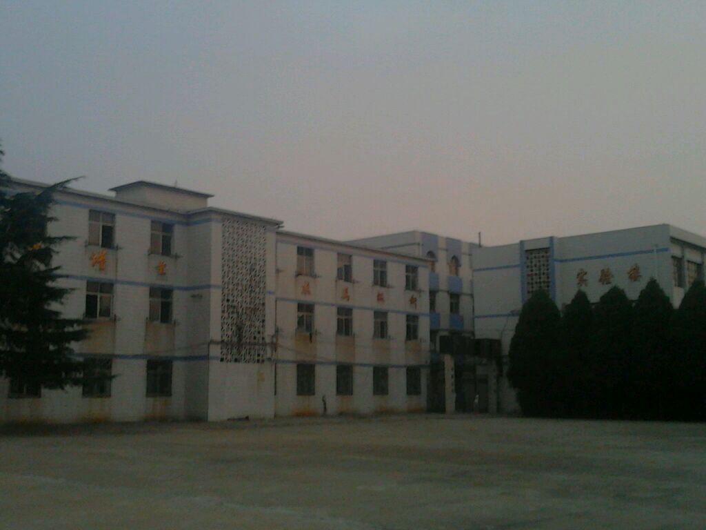  p>蒙城八中位于安徽省蒙城县,蒙城县是古代思想家,大文学家庄子的