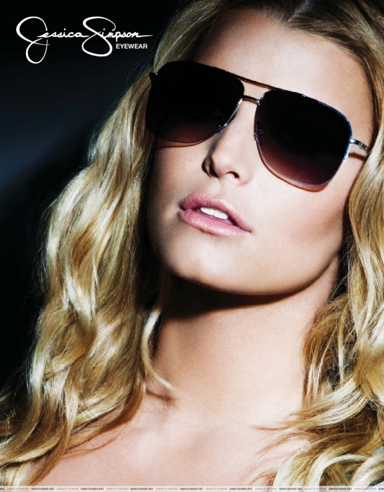 辛普森,1980年7月10日出生于美国德克萨斯州,美国流行女歌手,影视演员