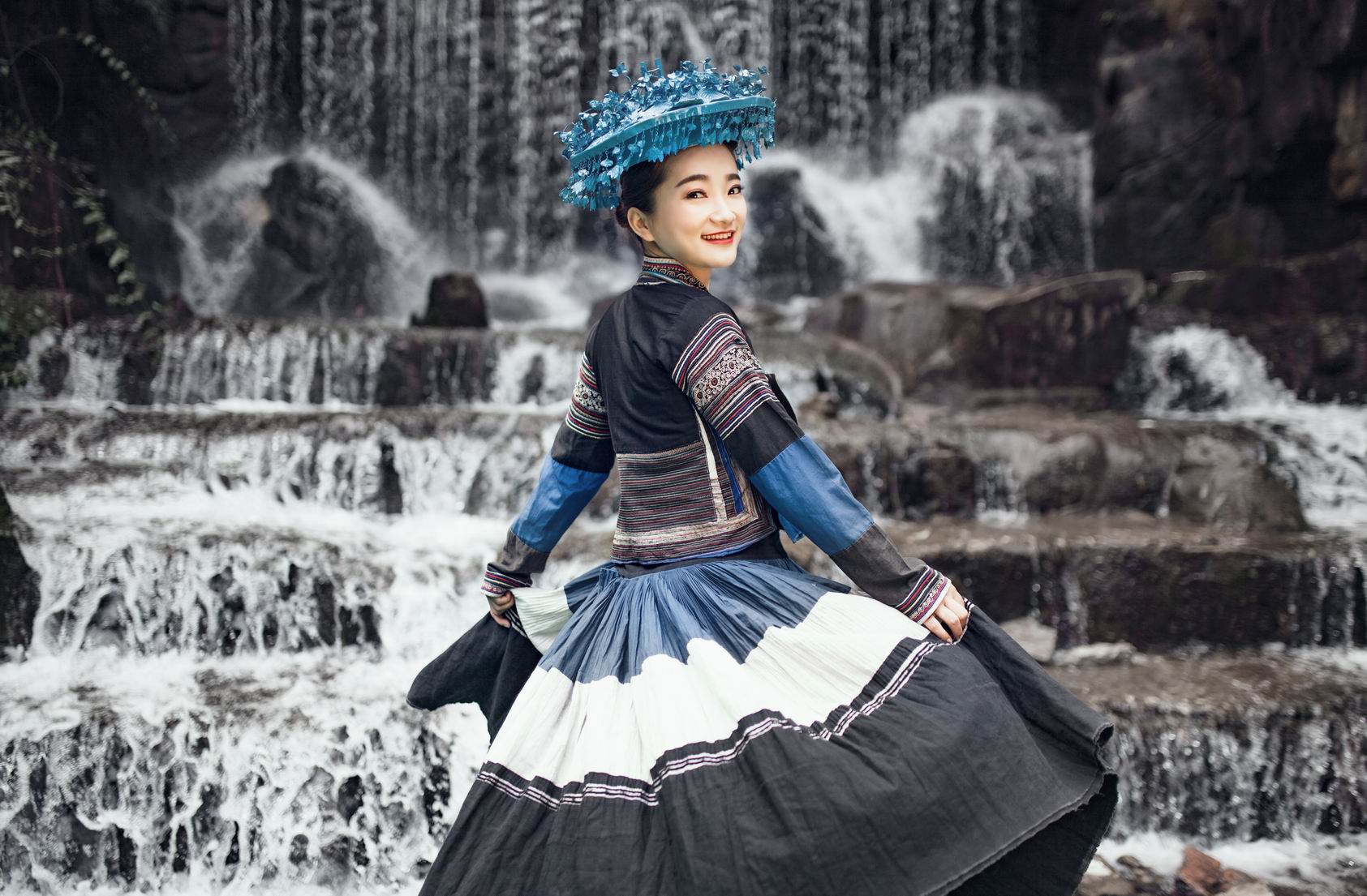 阿朵原名段红霞,是张家界 a target="_blank" href="/item/魅力湘西大