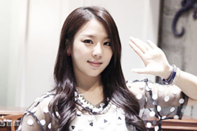 ="gnrztre6r2">金艺媛(         ,kimyewon),1989年12月5日出生于韩国