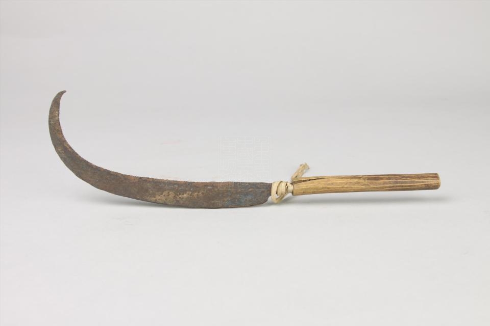  p>民国小米镰刀是重庆中国三峡博物馆收藏的铁器. /p>
