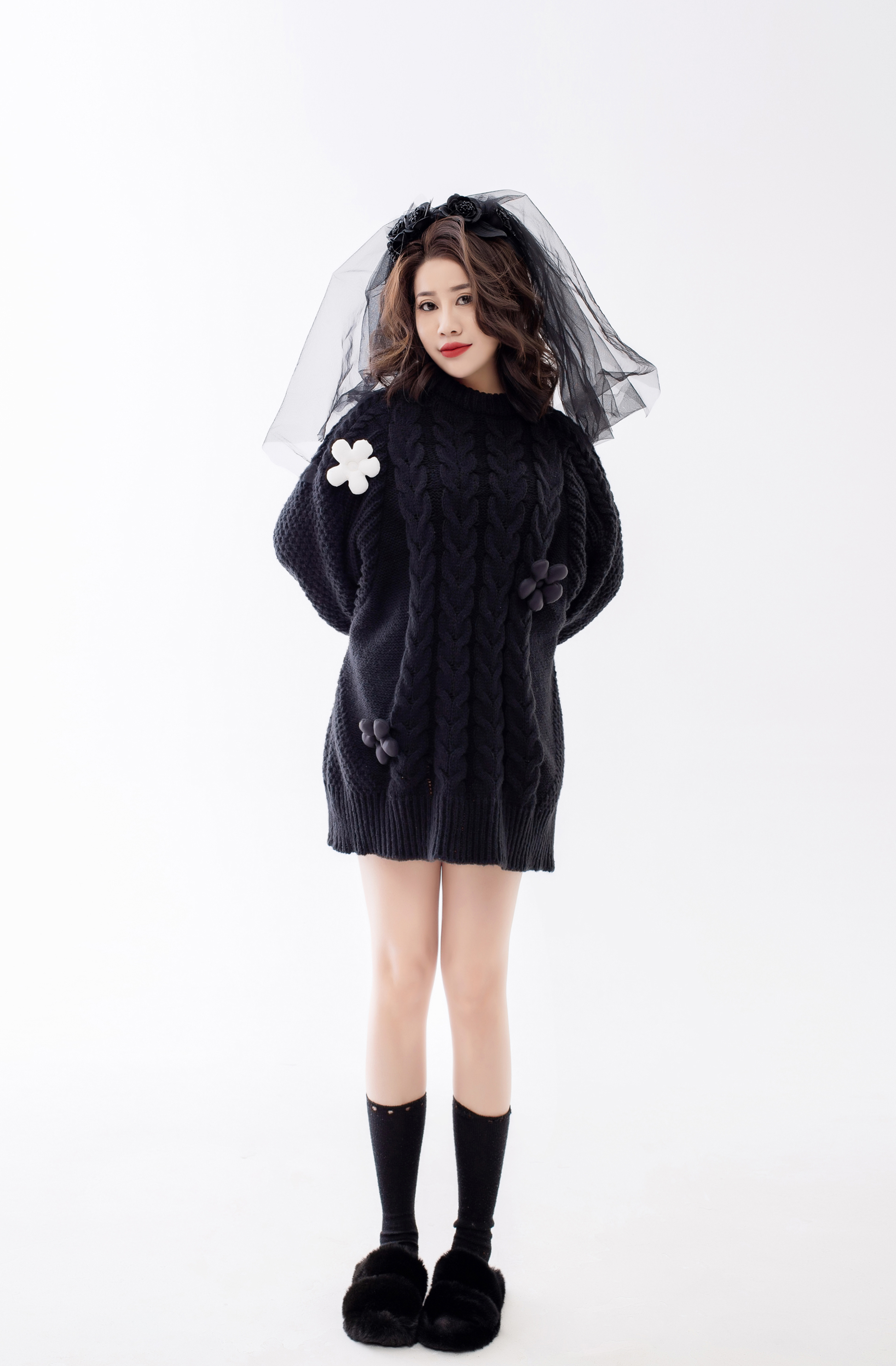 class="ref" data-ctrid="2hksmrk1zju">卢喃,新声代女歌手 /span> 