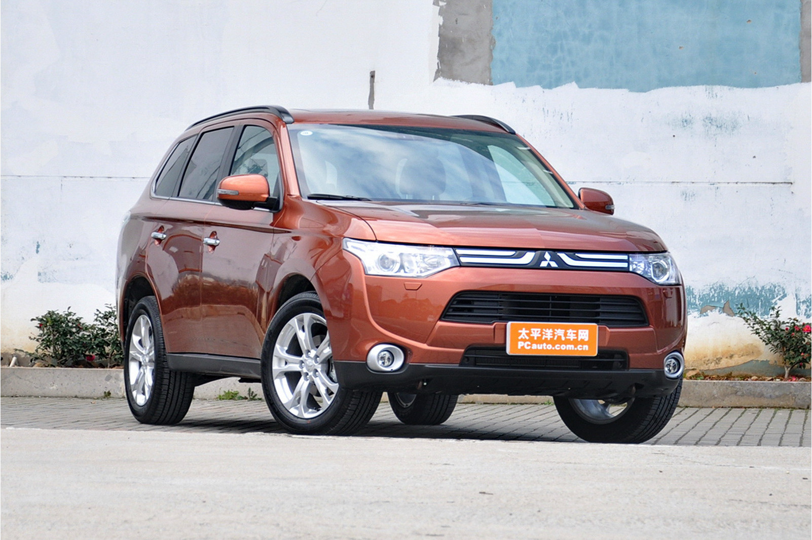 2013款欧蓝德 2.4l 四驱精英gt版 7座