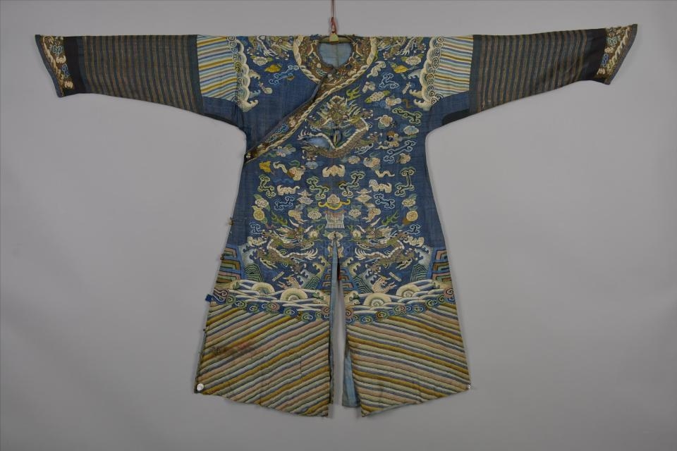 清蓝纱缂丝蟒袍