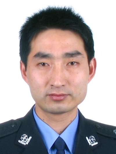  p data-id="skymomm2btcq">高峰,男,1971年2月出生,浙江岱山人,大学