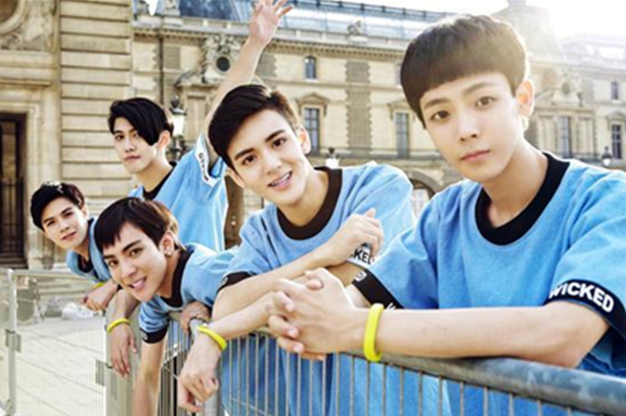  p>fresh极客少年团是由黑金时尚于2014年10月13日推出的中国内地男子
