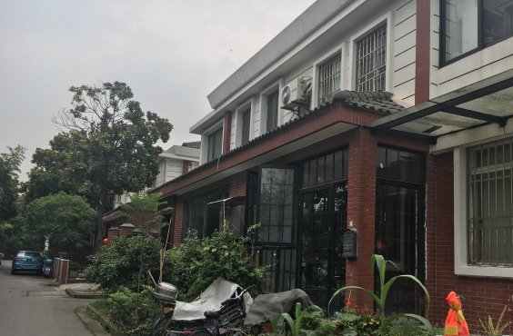  p>绿梅别墅(别墅)位于上海市闵行梅陇,由 a target="_blank" href="