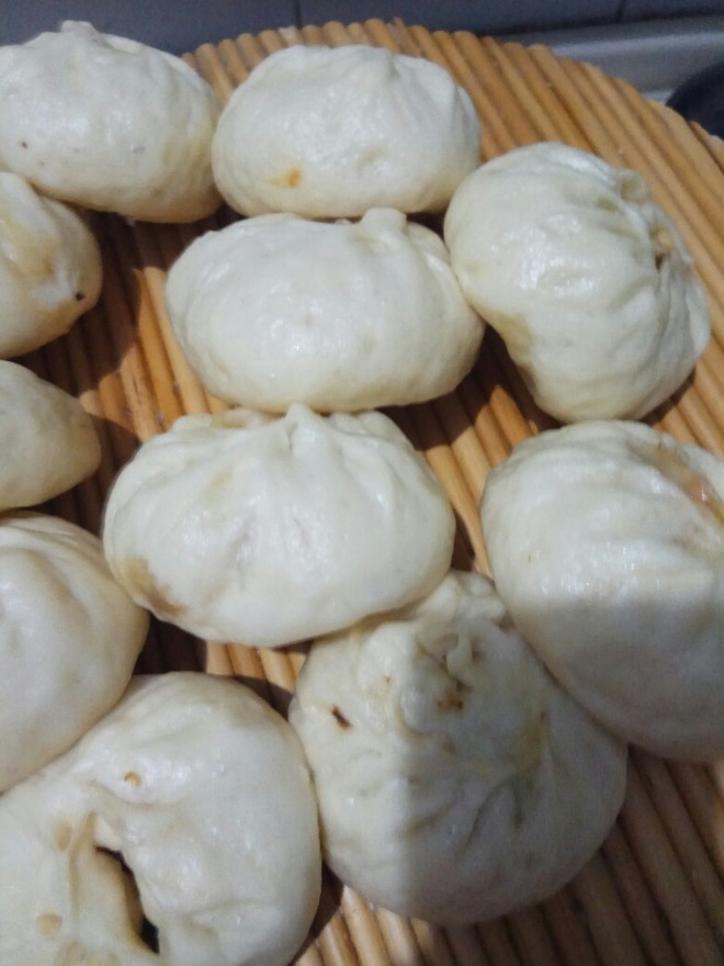 酸菜粉条肉包子