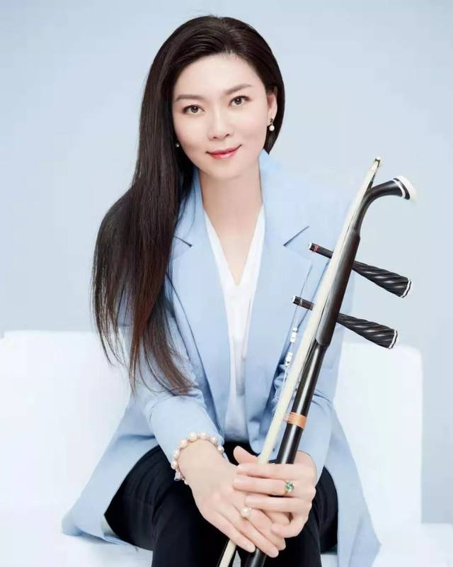  p>马向华,1975年出生于山东省济南市,中国二胡演奏者, span class="