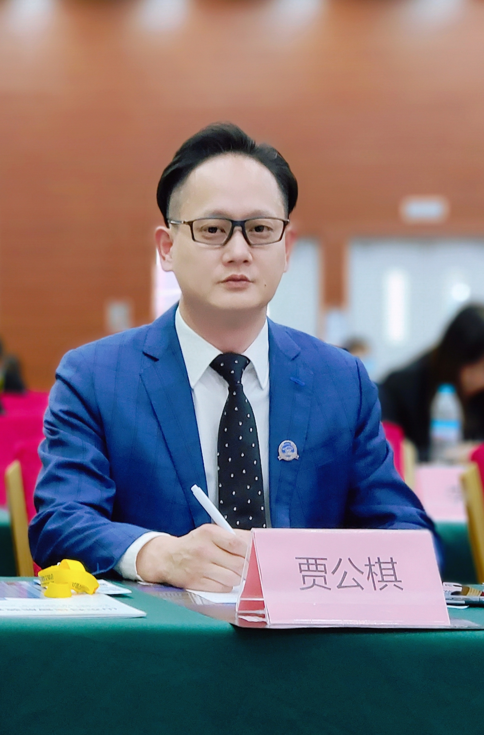  p>贾公棋,男,浙江温州人,出生于1980年. /p>