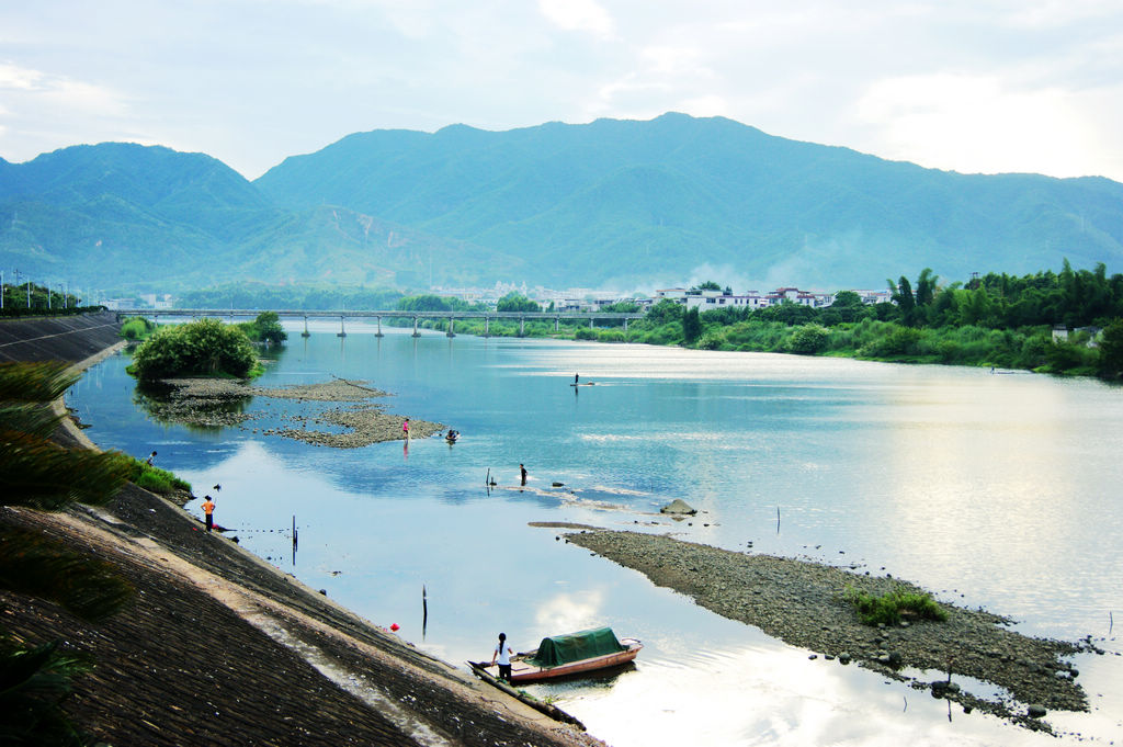 蕉岭石窟河水上乐园