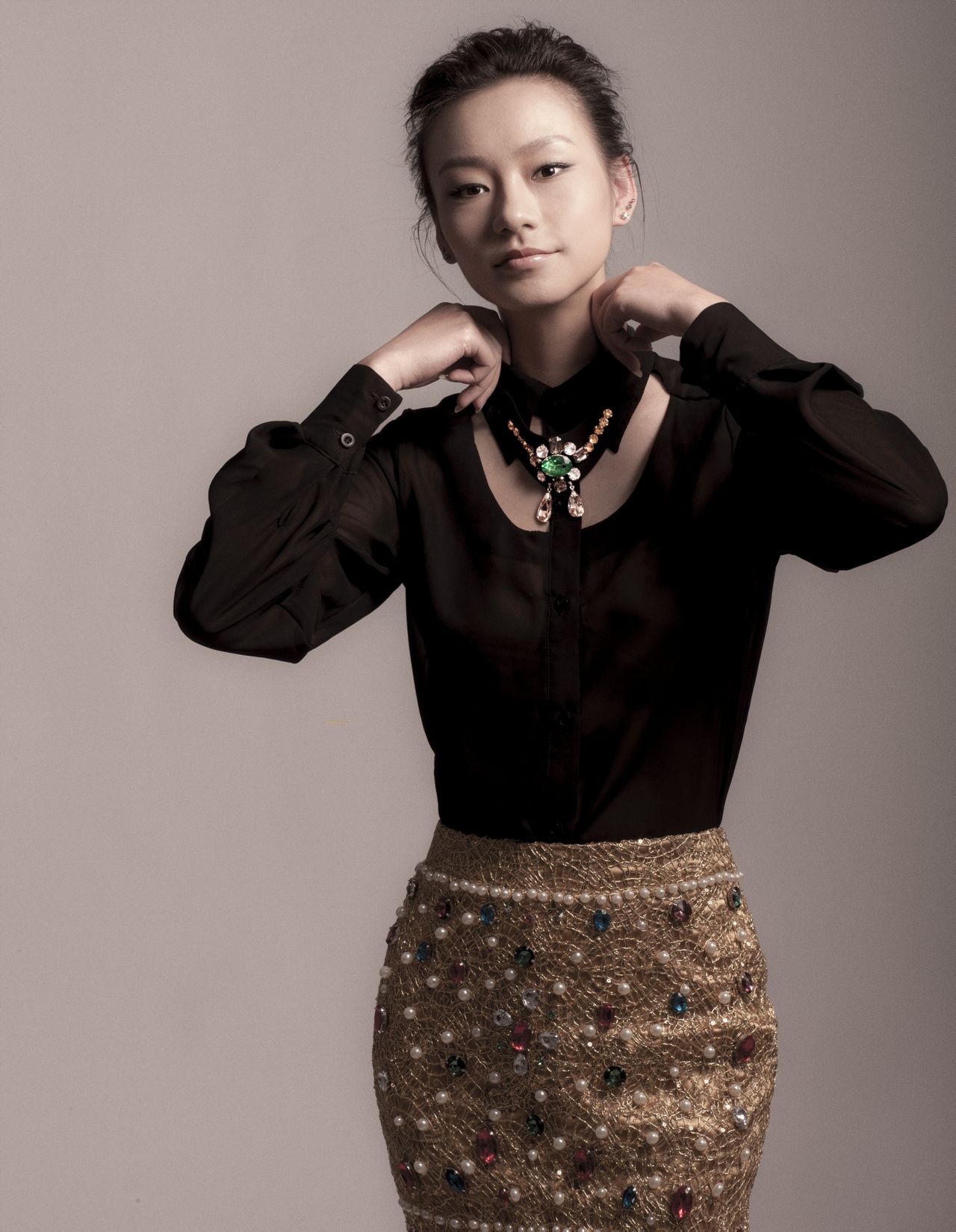  /p> p>2010年王丹怡栗毕业后出演古装喜剧电影《 a target="_blank"