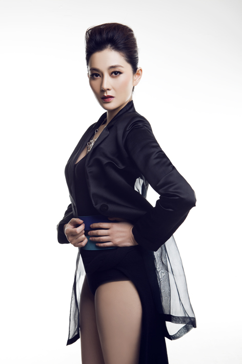  p>马以,出生于北京,八一电影制片厂演员,毕业于解放军艺术学院,获