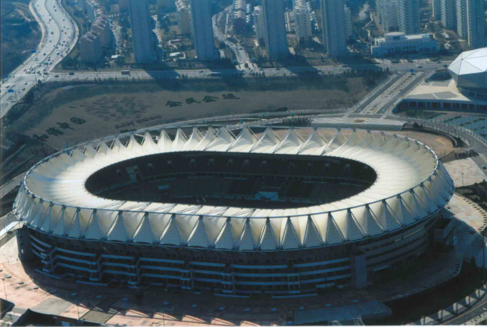 青岛颐中体育场