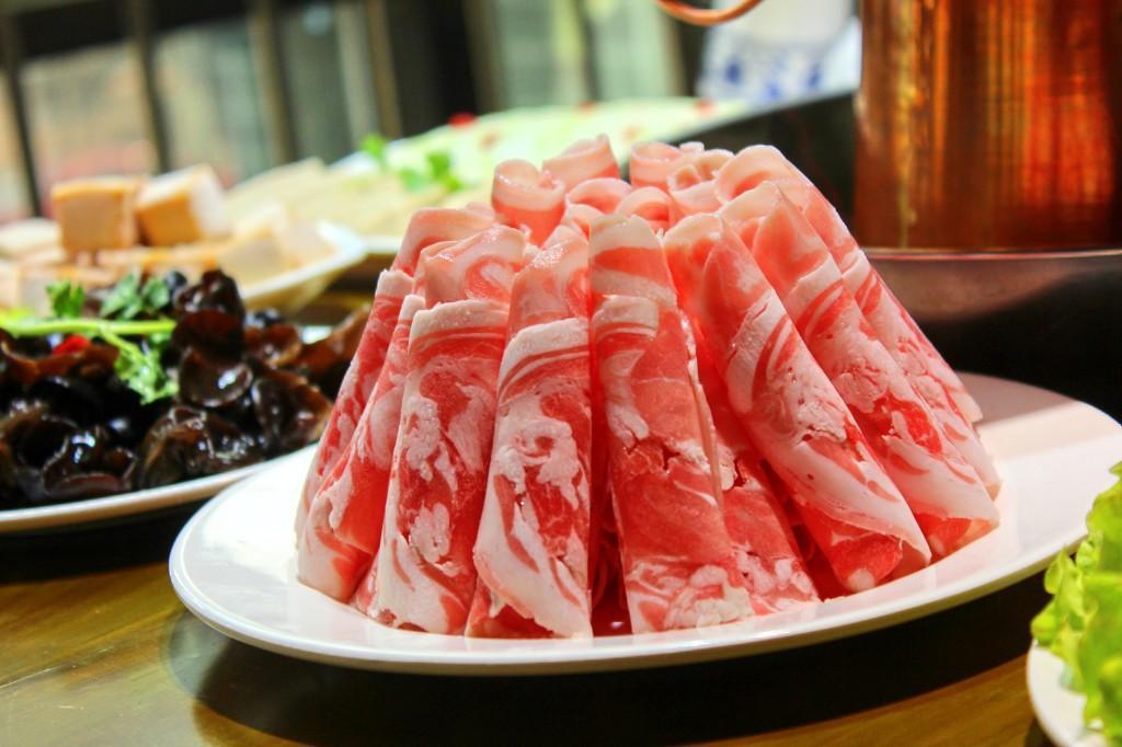  p>东来顺涮羊肉是著名中华老字号 a href="#" data-lemmaid="302379"