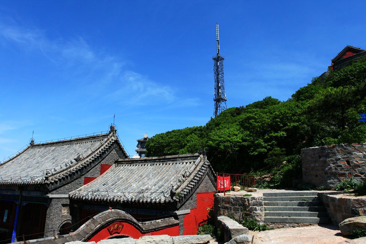  p>泰山古建筑群,位于山东省泰安市和济南市.