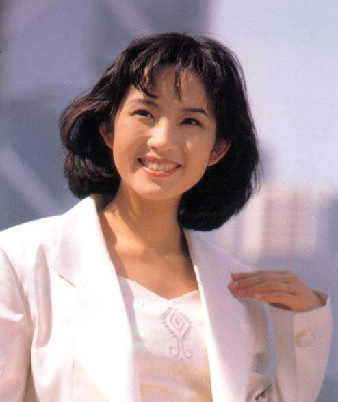  p>崔真实(         ,1968年12月24日~2008年10月2日),出生于韩国首尔