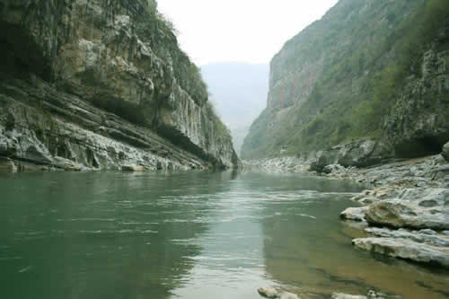  p data-id="gnx3a7zjxt">龙湖位于晋江市龙湖镇区西南约3公里泉围