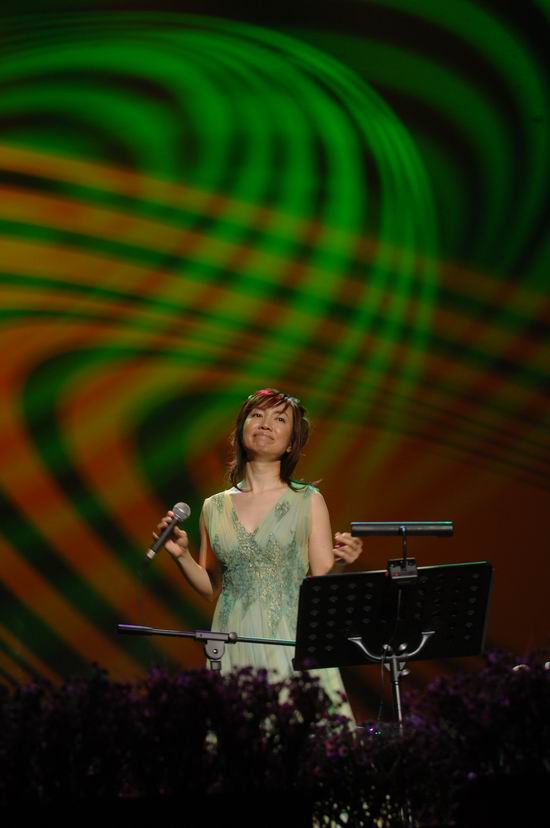  p>藤田惠美(英文名emifujita),1963年5月15日出生于东京都清濑市