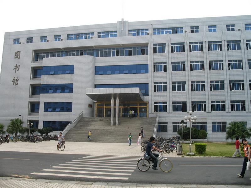  p>江西理工大学图书馆于1958年建校之初即成立,现全校图书馆系统有3