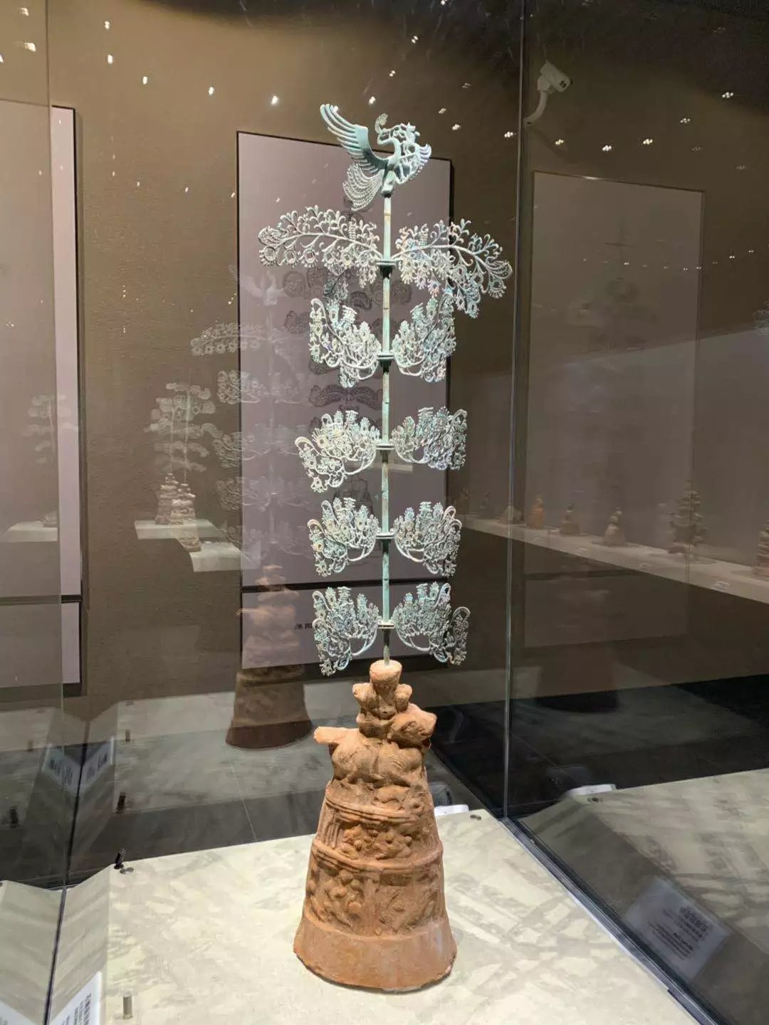 绵阳摇钱树：禁止出国展览的国宝_百科TA说