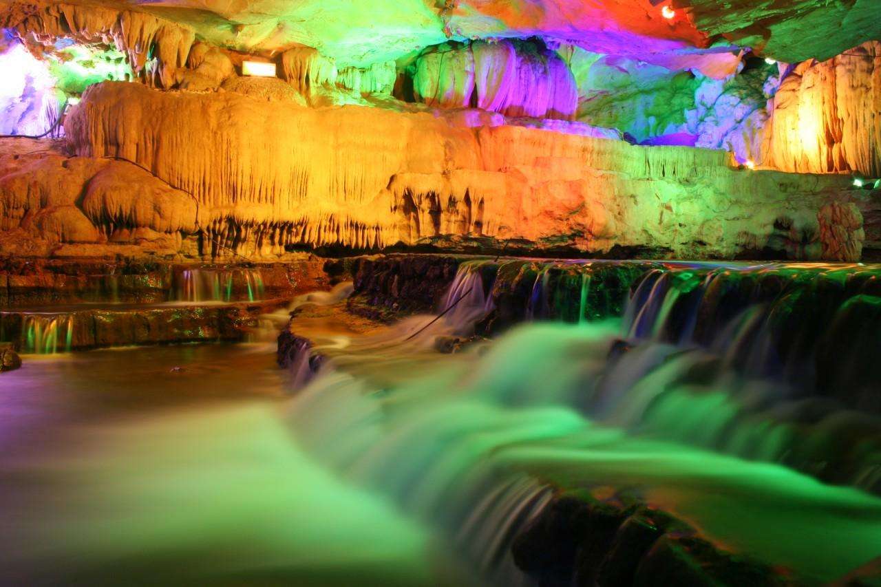 是连平老八景之"圣迹苍岩",被列为县级重点文物保护单位.