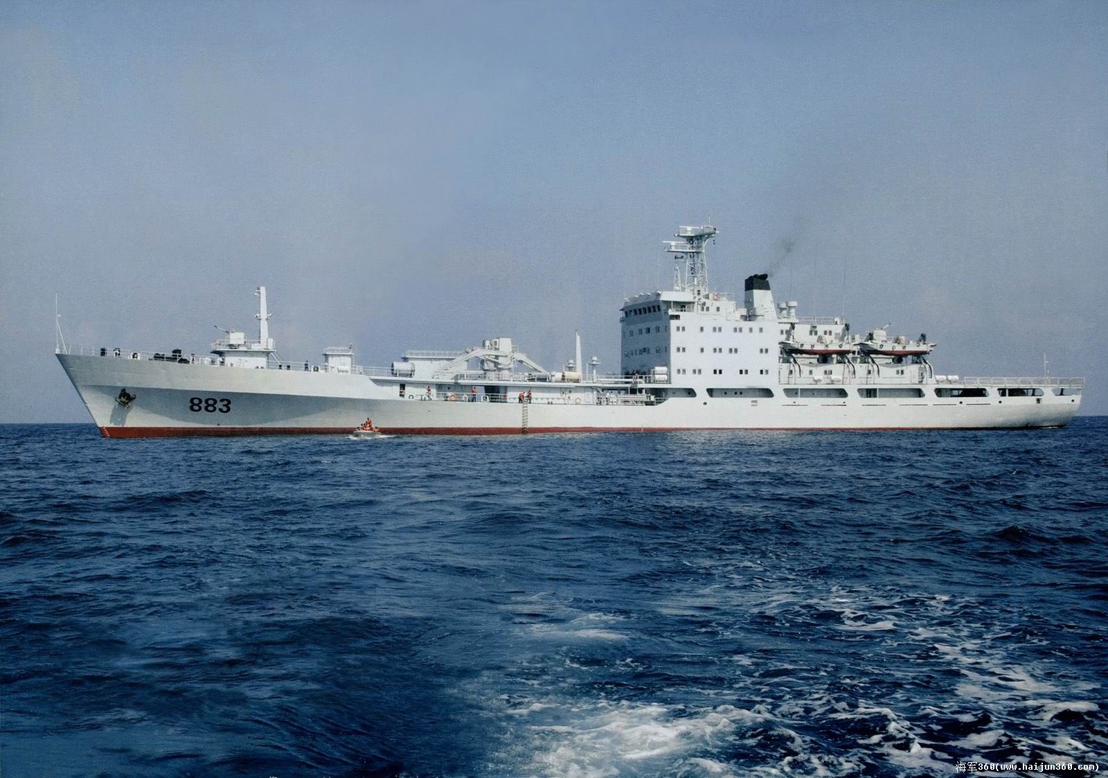  p>883 阳澄湖号,904型(北约称大运级)运输补给舰,曾用名"南运951",95
