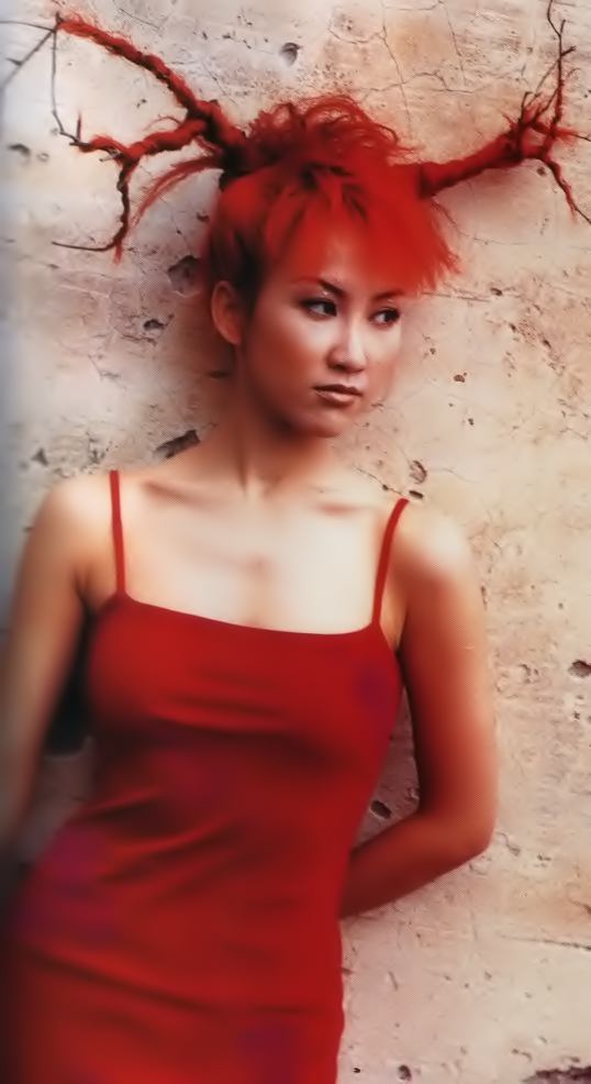 ,1975年1月17日出生于中国香港,华语流行乐女歌手