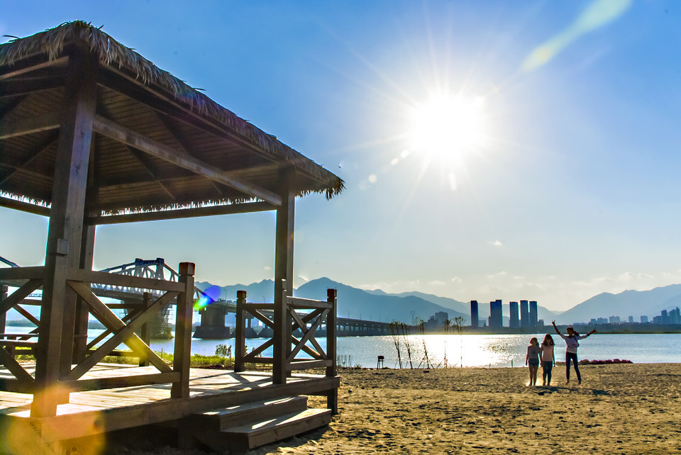  p>福州沙滩公园位于 a target="_blank" href="/item/洪塘大桥