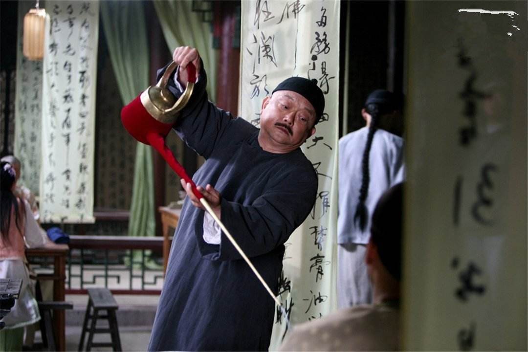 乾隆生前给和珅留下了一封保命信，和绅被捕后，一打开却仰天长笑_百科TA说