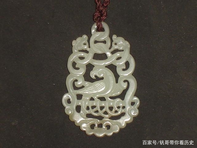 “人养玉三年，玉养人一生”，玉为何会有这么大魅力，原来有它百科ta说 