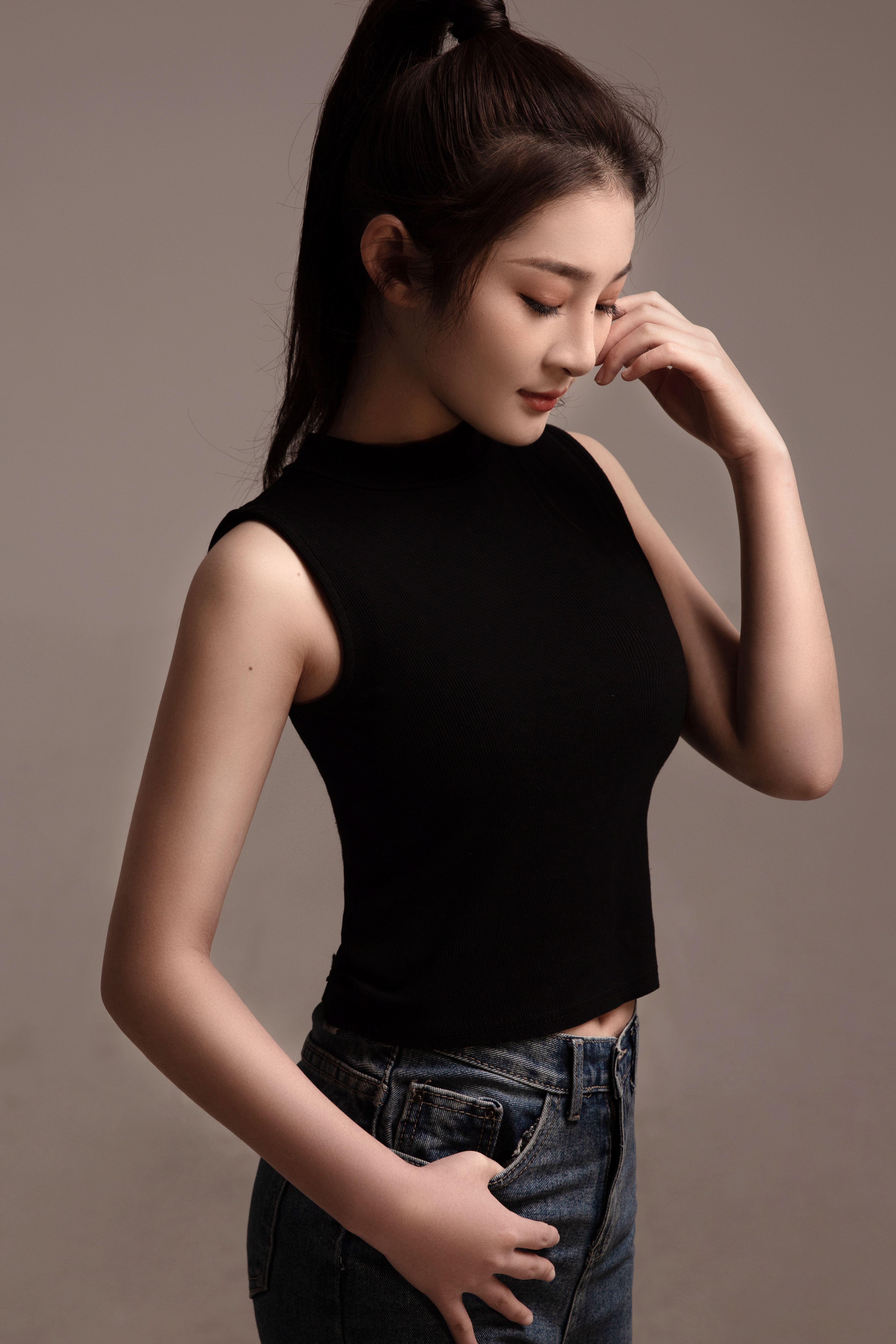  p data-id="go01ujrrss">欣宝儿,女,汉族,歌手.